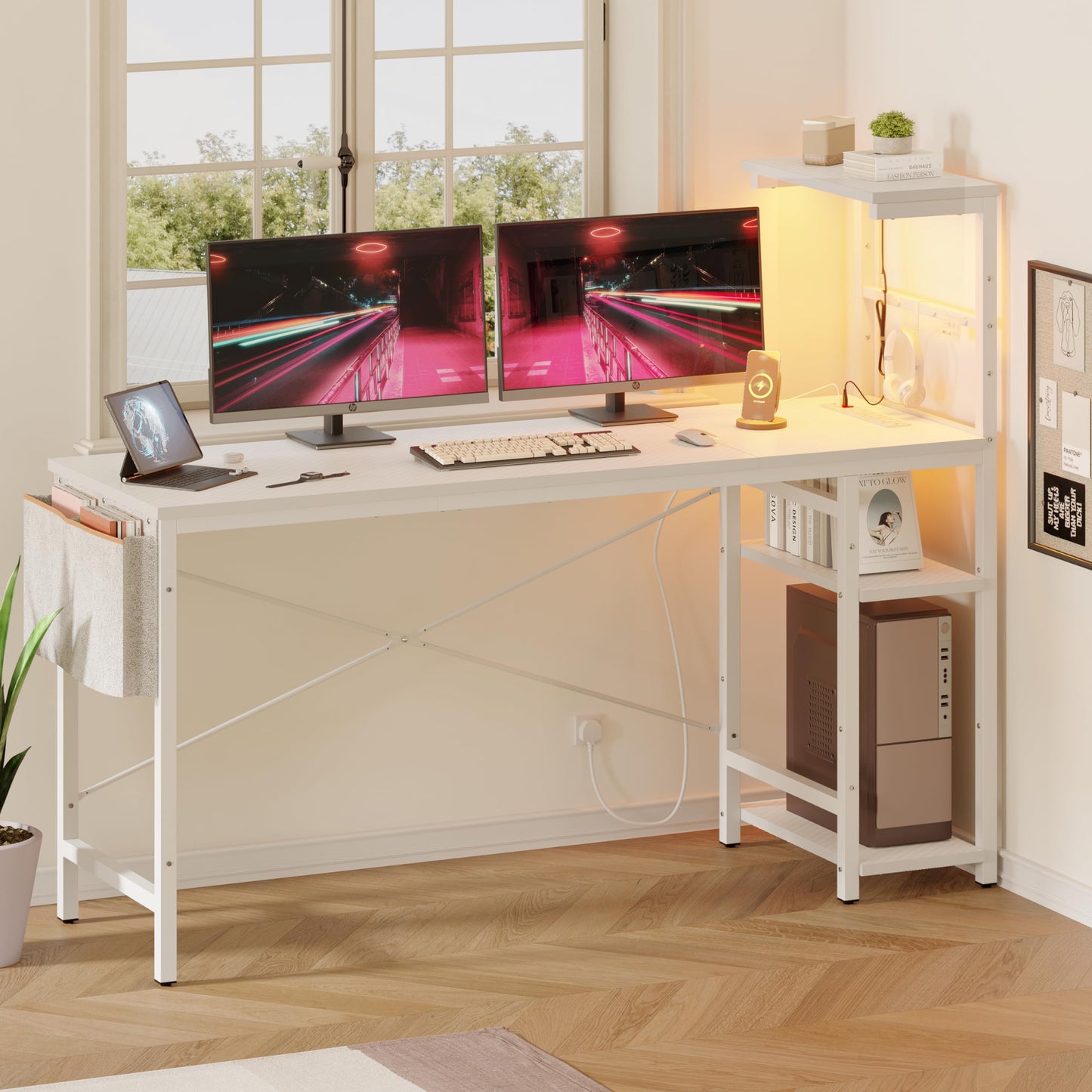 Bestier 113CM Eck-Computertisch mit Steckdosen Computertisch mit LED-Leuchten Umkehrbarer Schreibtisch mit Seitentasche Aufbewahrungstasche & Zubehöraufhänger für Home Office Small Space Weiß