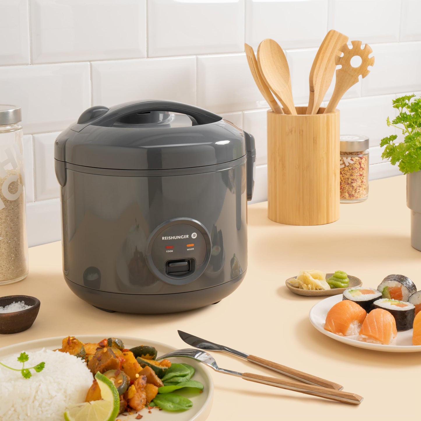 REISHUNGER Reiskocher & Dampfgarer mit Keramikbeschichtung - 1,2 L, Schwarz - Für 1-6 Personen - Schnelle Zubereitung ohne Anbrennen - Mit Warmhaltefunktion inkl. Dämpfeinsatz, Löffel & Messbecher