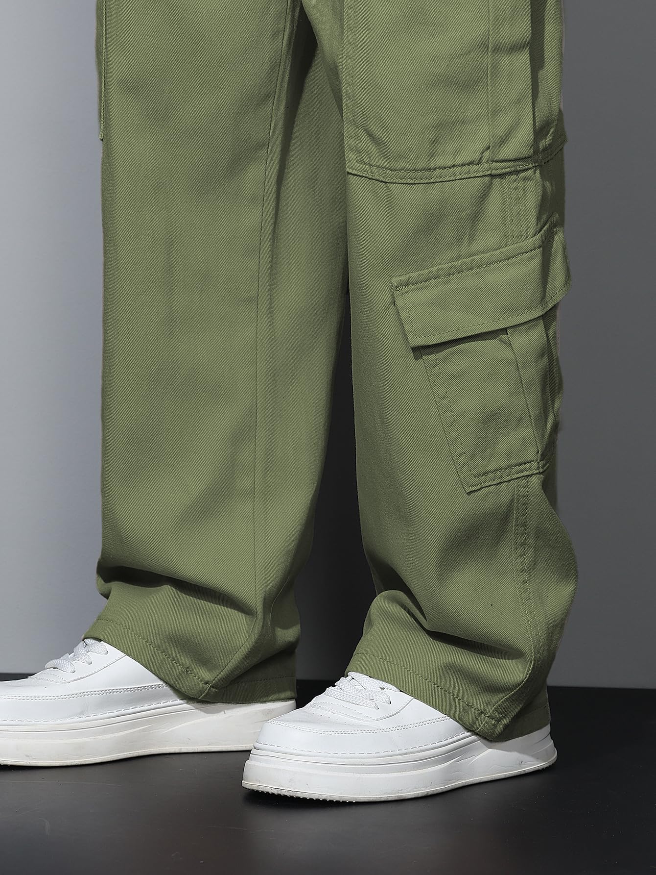 Men’s Casual Streetwear Baggy Cargo Jeans with Pockets