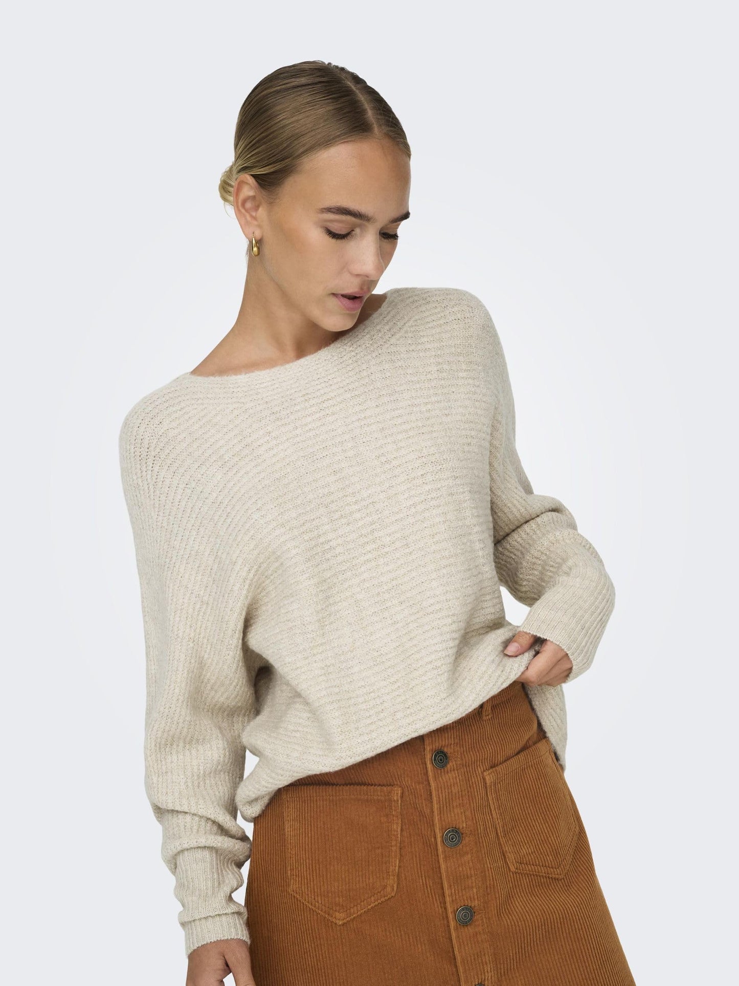 ONLY Women’s Onldaniella Knit Sweater – Soft, Stylish & Timeless Pullover
