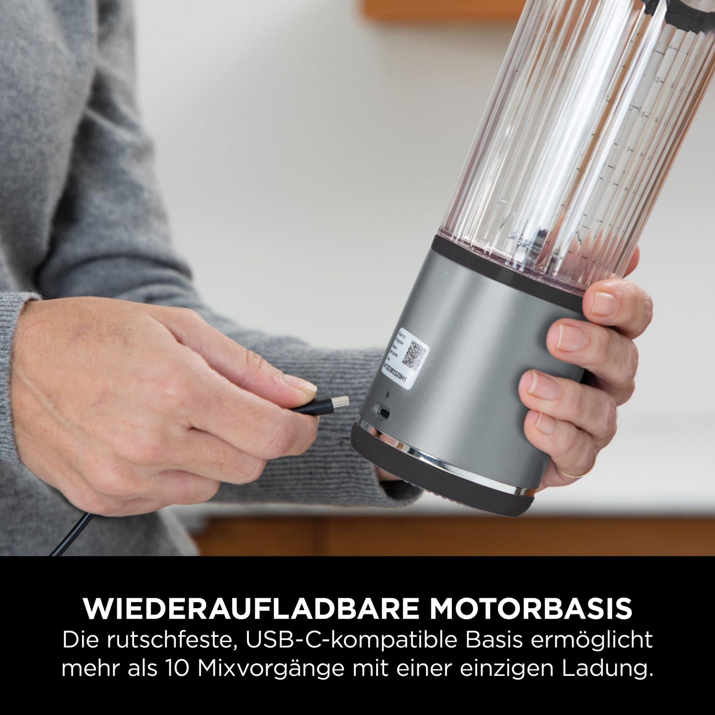 Ninja Blast Tragbarer Mixer / Blender / Smoothie Maker, 530ml Becher, Auslaufsicherer Deckel, Leistungsstarker Mini Standmixer, Kabellos & Wiederaufladbar, Zerkleinert Eis & Obst, Schwarz
