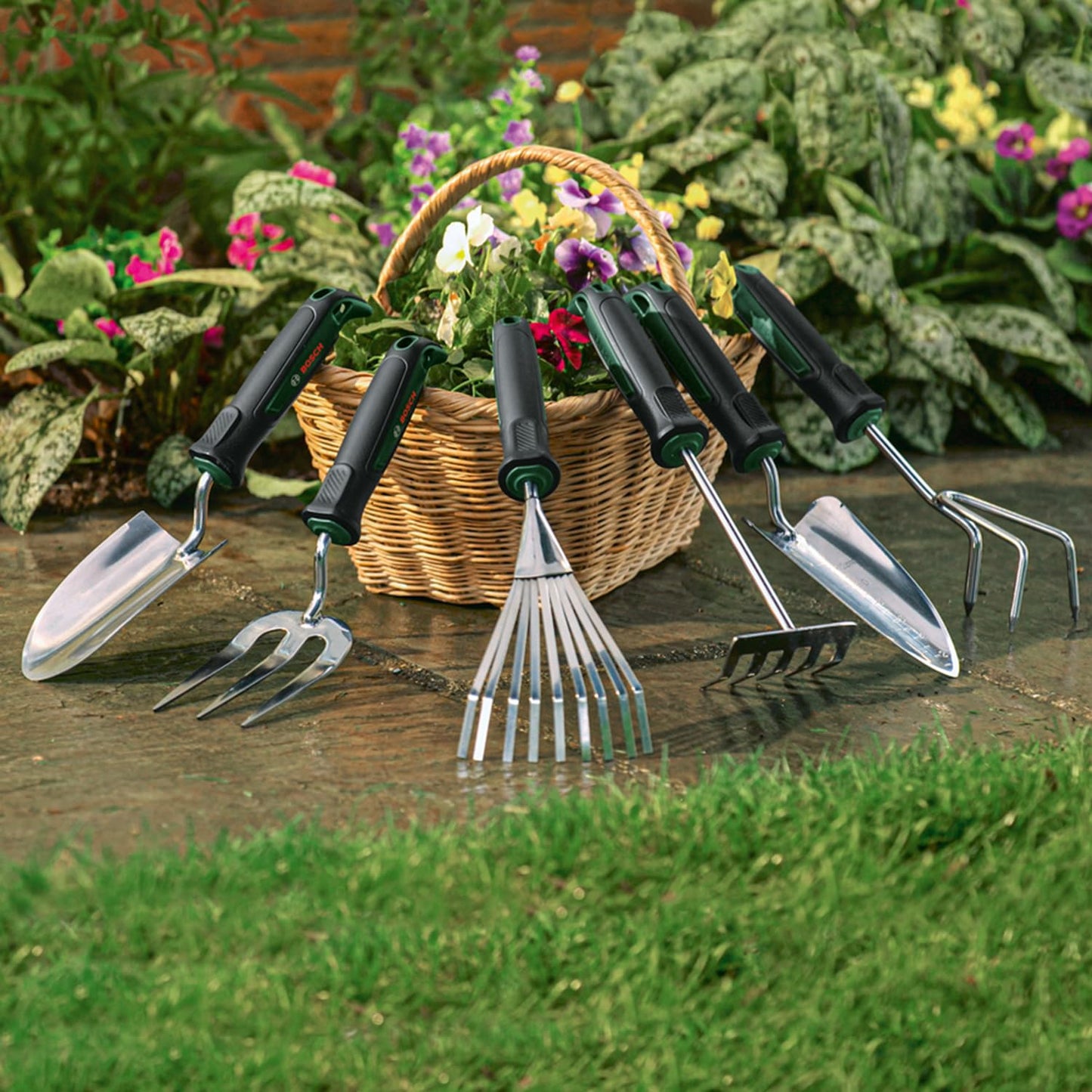 Bosch Garden Handwerkzeug Handrechen (zum Jäten und Entfernen von Gartenabfall, robust, Edelstahl, Softgrip Handgriff, ergonomisch)