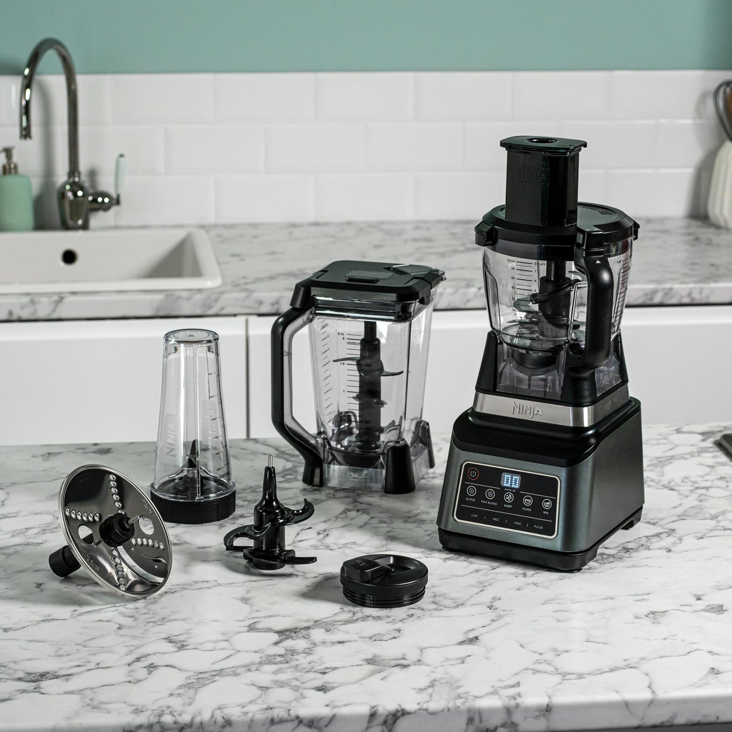 Ninja 2-in-1 Detect Power Mixer Pro & Single Serve, 1200W Mixer mit Krug, & Single Serve Tasse, Smoothies mixen, Gemüse hacken & Frozen Drinks mixen, Kupfer/Schwarz