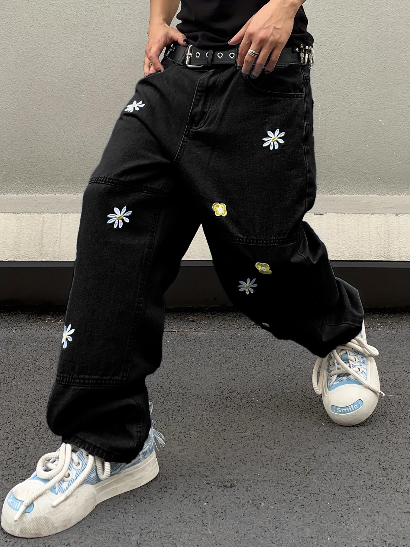 Zewool Men’s Baggy Jeans with Daisy Embroidery