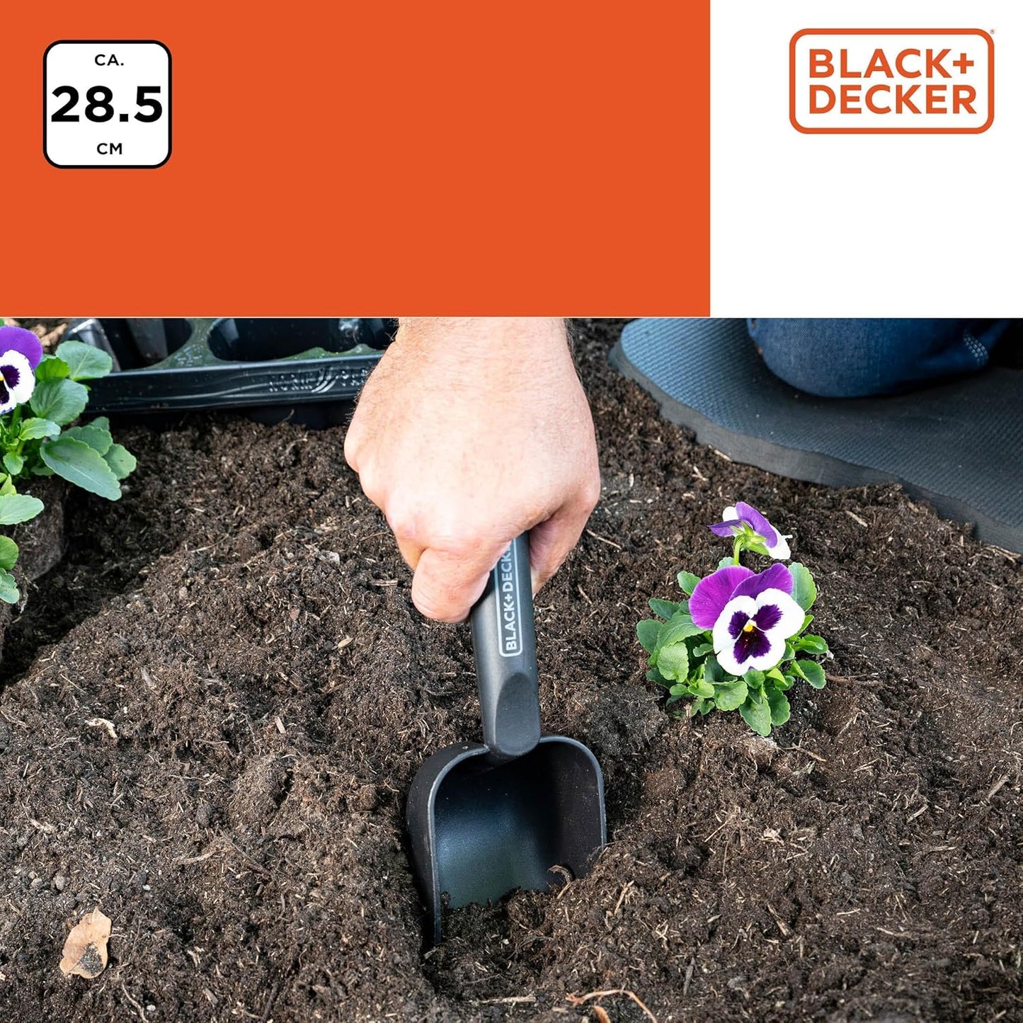 BLACK+DECKER Gartenschaufel - runde Ausführung - tiefer Boden - 28,5 cm - Schwarz