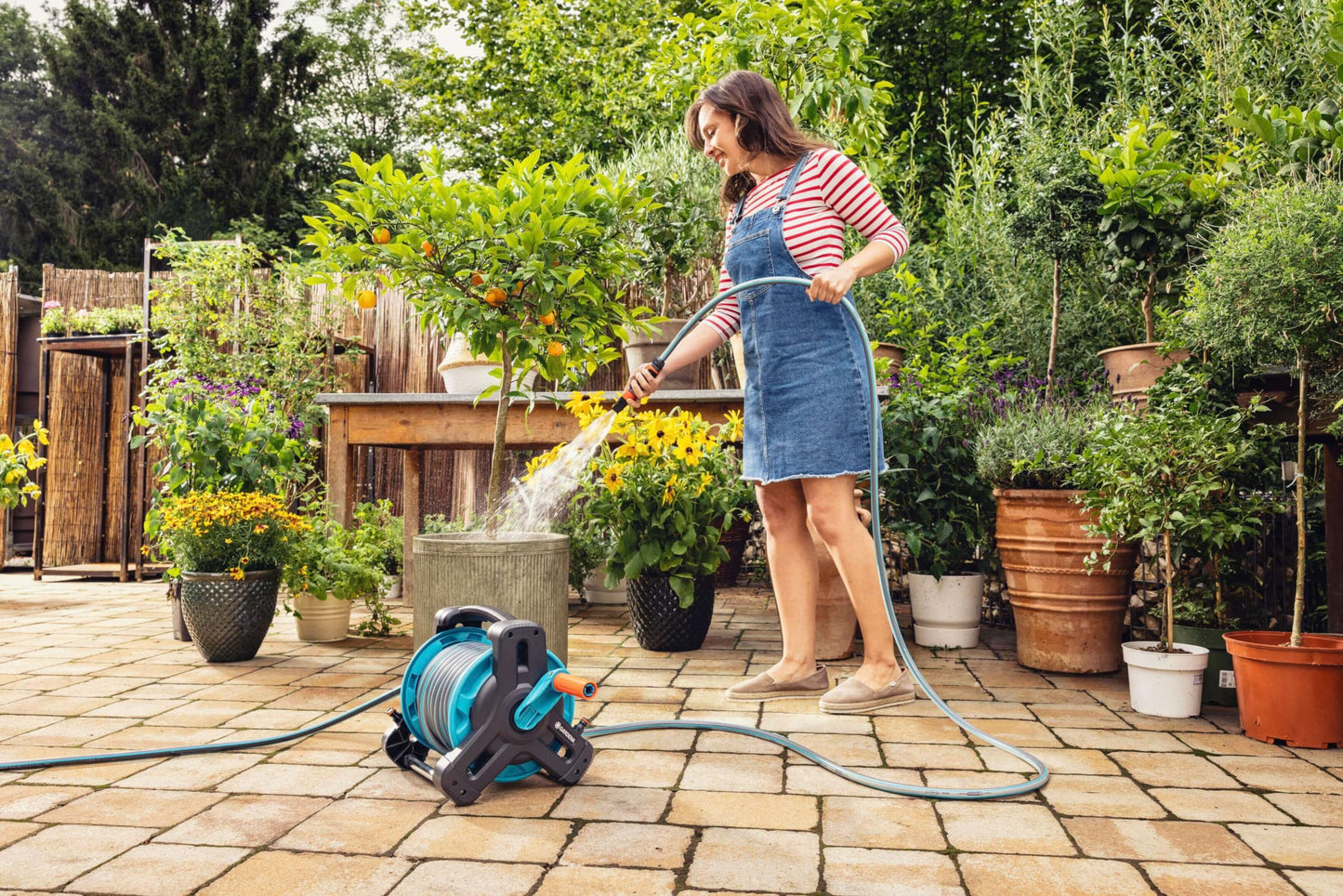 Gardena Classic Schlauch Aktion 13 mm (1/2 Zoll), 18 m: Universeller Gartenschlauch aus robustem Kreuzgewebe, 22 bar Berstdruck, UV-beständig, ohne Systemteile (18001-20) grau 18m ohne systemteile