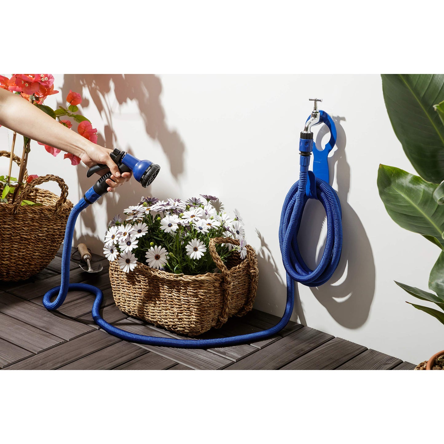 TATAY Gartenschlauch Flexibel 7,5 m Superflex, leicht, Bewässerungspistole mit 8 Positionen, Universalanschluss, 3/4"-1/2" Innengewinde und Aufhänger. Blau
