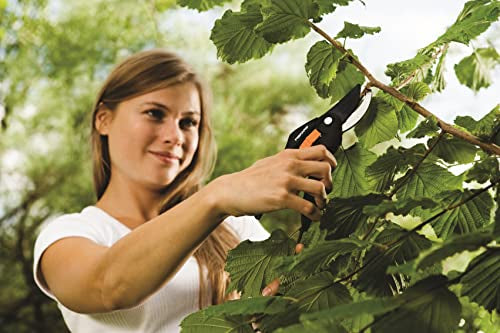 Fiskars Bypass-Gartenschere für frische Äste und Zweige, Antihaftbeschichtet, Hochwertige Stahl-Klingen, Länge: 20 cm, Schwarz/Orange, SingleStep