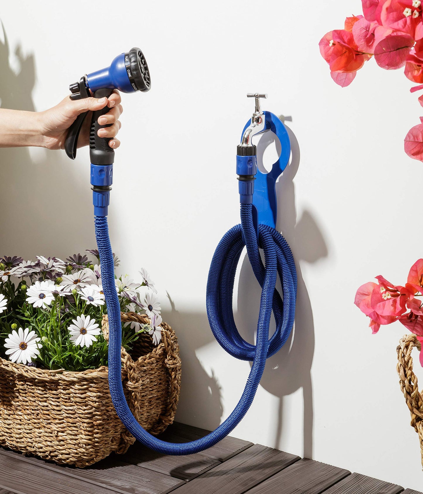 TATAY Gartenschlauch Flexibel 7,5 m Superflex, leicht, Bewässerungspistole mit 8 Positionen, Universalanschluss, 3/4"-1/2" Innengewinde und Aufhänger. Blau