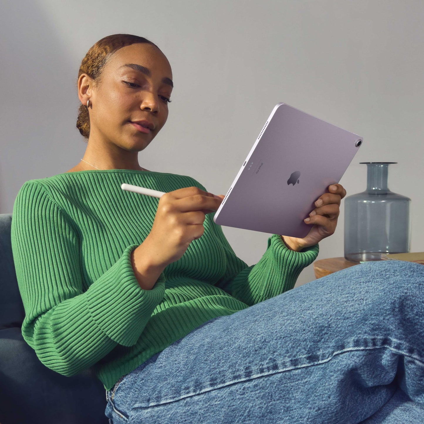 Apple 11" iPad Air (M2) - Liquid Retina Display, 12MP Landscape Front Camera, 12MP Rear Camera, Wi-Fi 6E, Touch ID, All-Day Battery