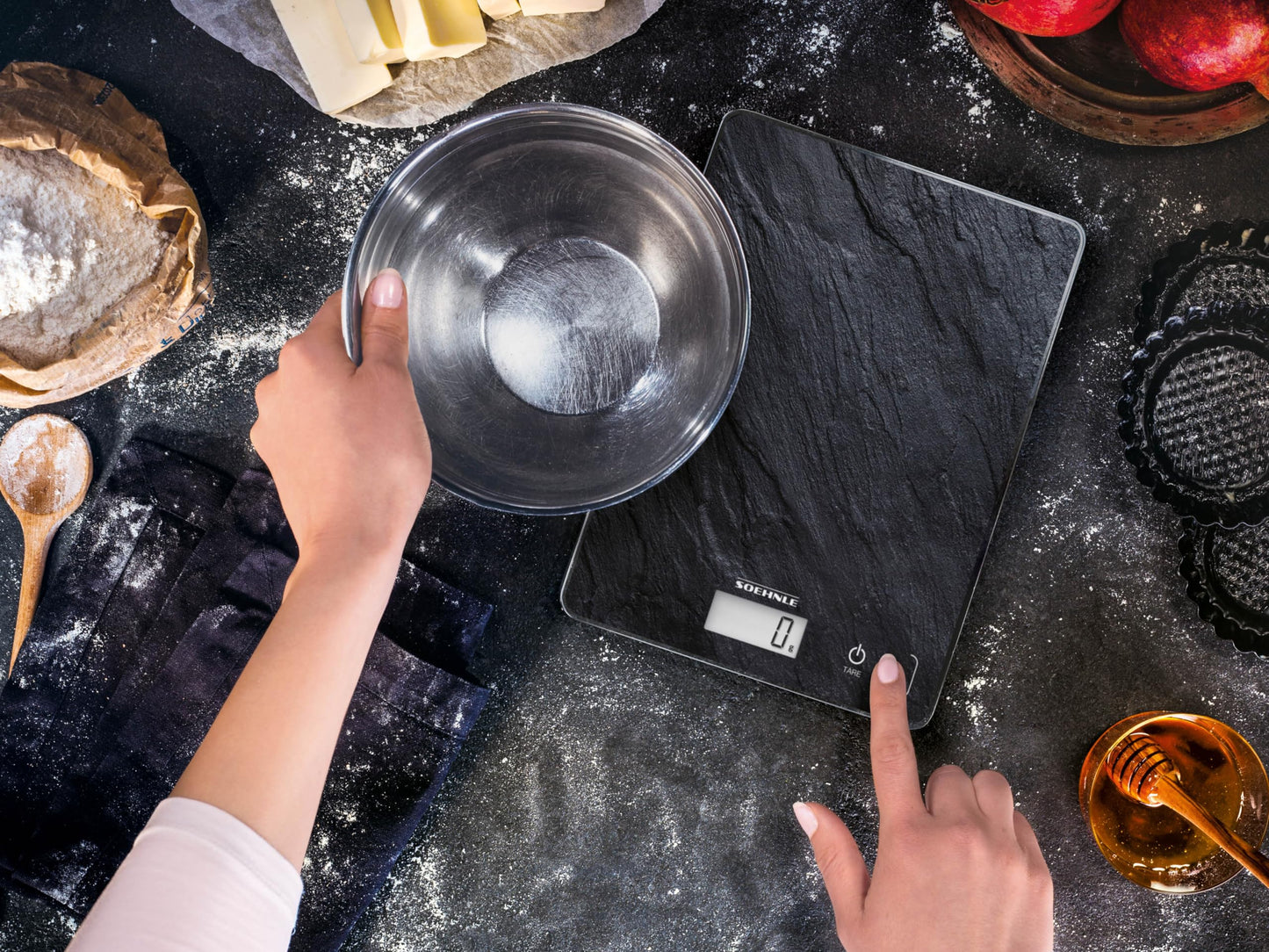 Soehnle Küchenwaage Page Compact 300 weiß, digitale Küchenwaage bis zu 5 kg Tragkraft, Waage mit leicht ablesbarer LCD-Anzeige, Digitalwaage mit Zuwiegefunktion