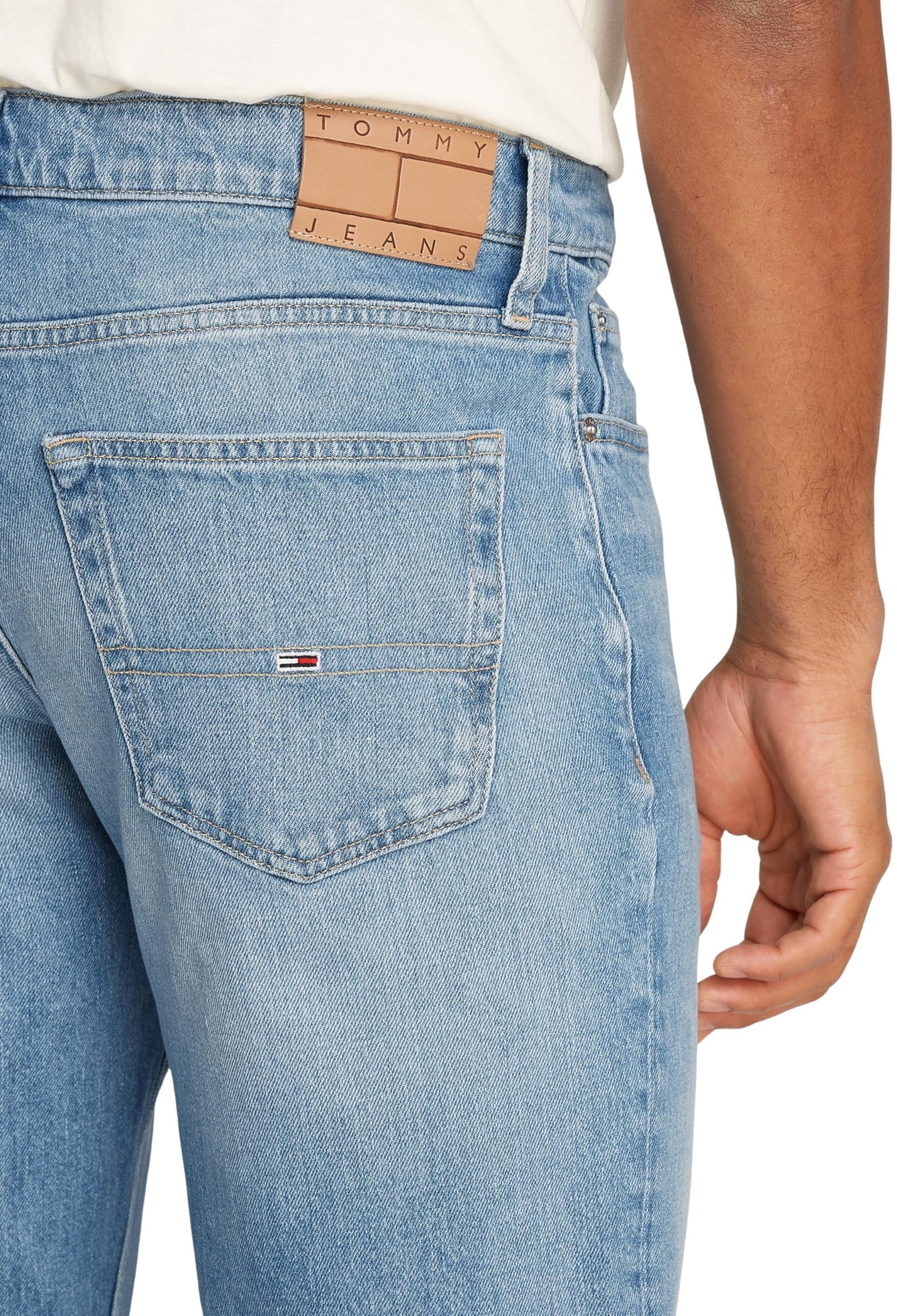 Tommy Jeans Men’s Ryan Regular Straight Fit Jeans