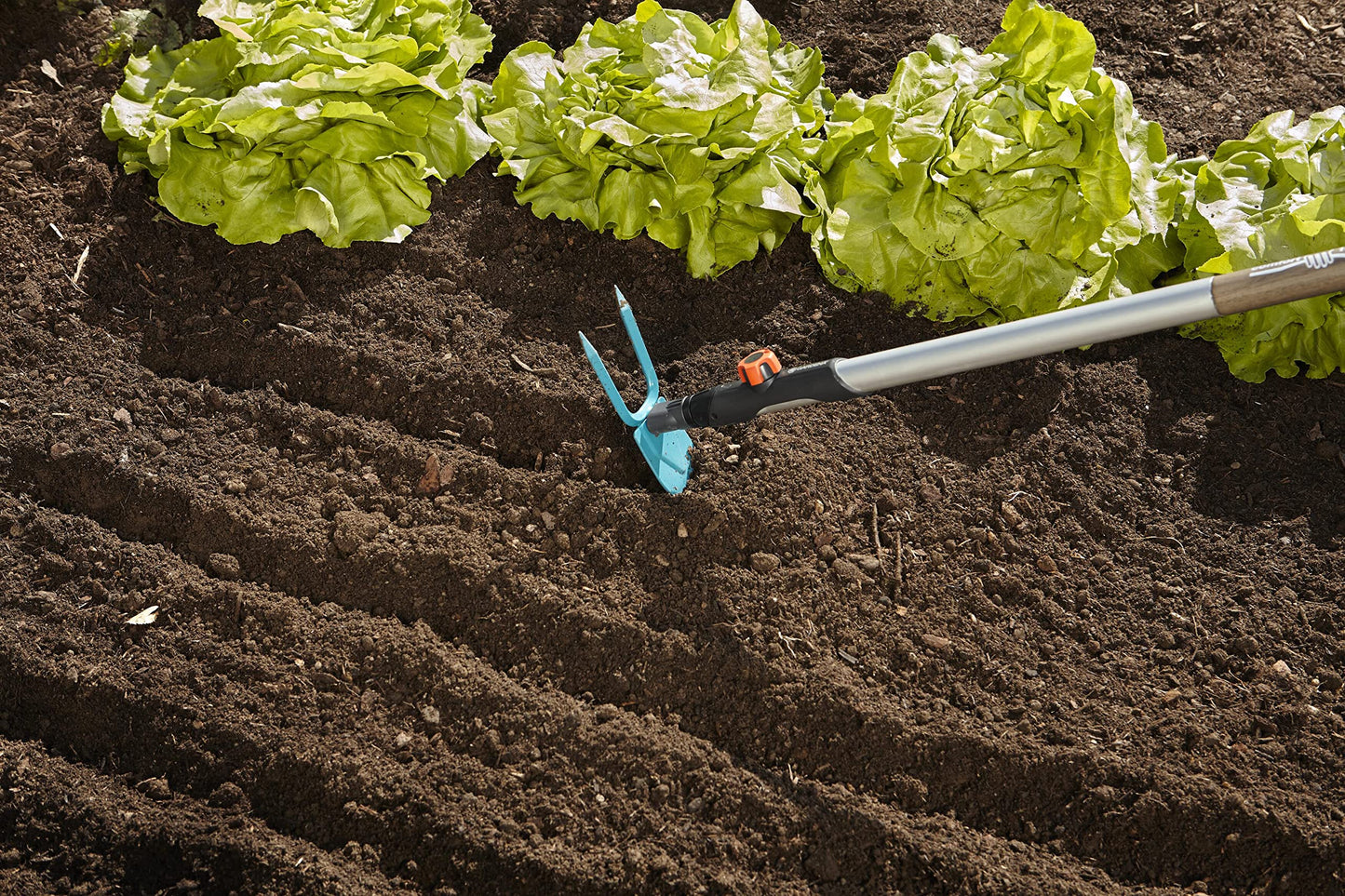 Gardena combisystem-Gartenhacke: Hacke mit herzförmigem Blatt, 2 Zinken, 7 cm Arbeitsbreite, aus hochwertigem Qualitätsstahl, Duroplast-beschichtet (3215-20)