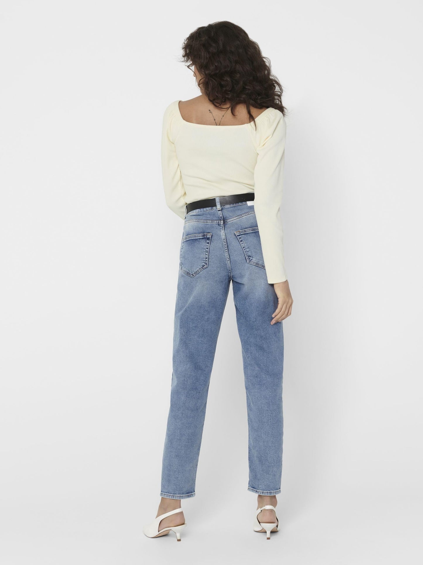 Women’s ONLVENEDA Mom Jeans – High Waist Ankle-Length Denim
