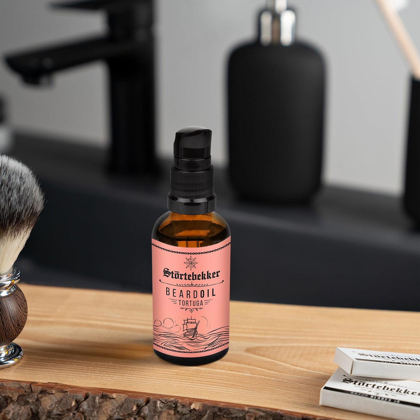 Störtebekker® Premium Bartöl Crusoe - tägliche Bartpflege für 3-Tage-Bart bis Vollbart - 50ml Beard Oil Vegan - Bart Öl Herren mit angenehmen Duft - Hochwertige Inhaltsstoffe - Made in Germany