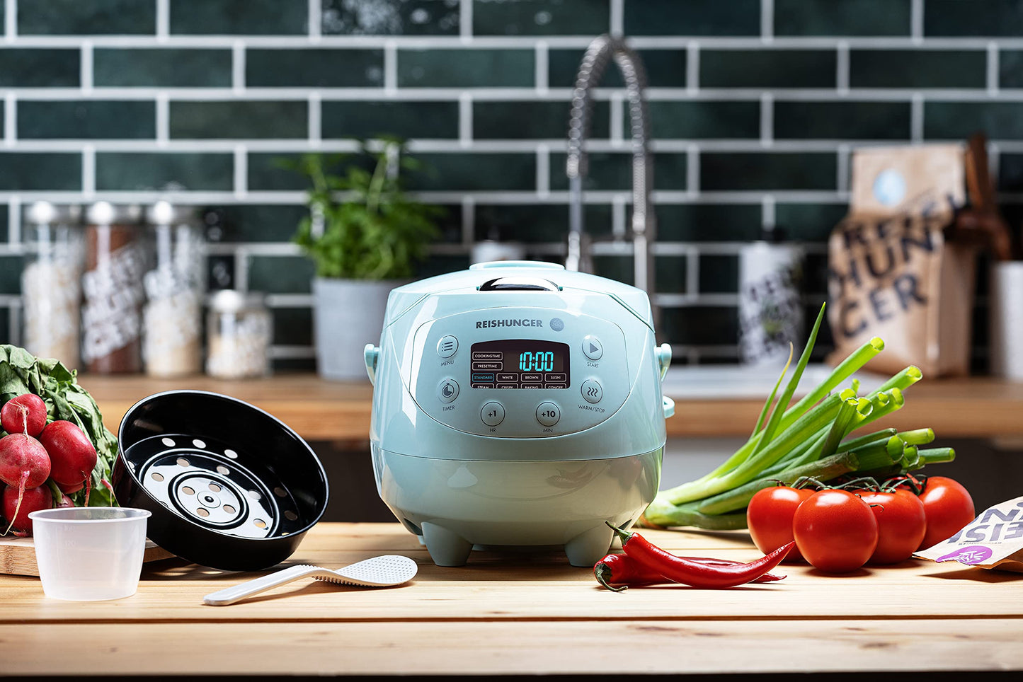 REISHUNGER Digitaler Reiskocher klein, schwarz | 0,6 L bis 3 Personen | Warmhaltefunktion, Timer & Premium Topf | Kleiner Multikocher & Dampfgarer, 8 Programme, 7-Phasen-Technologie