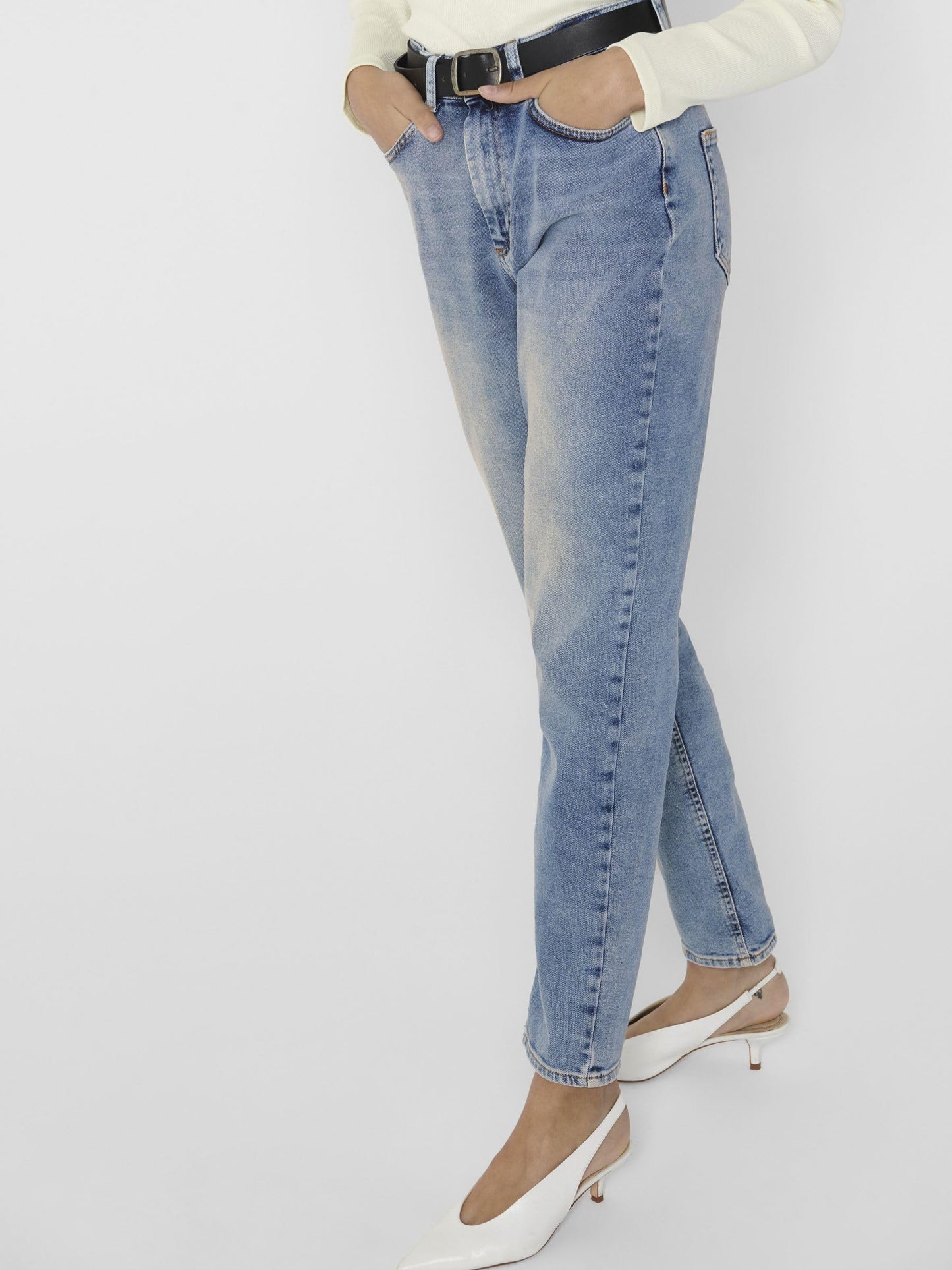 Women’s ONLVENEDA Mom Jeans – High Waist Ankle-Length Denim