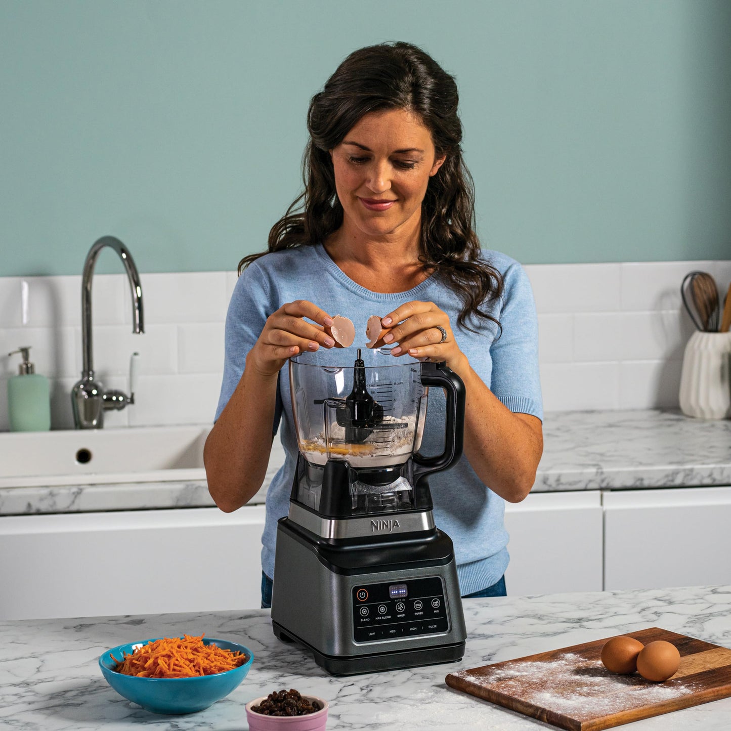 Ninja 2-in-1 Detect Power Mixer Pro & Single Serve, 1200W Mixer mit Krug, & Single Serve Tasse, Smoothies mixen, Gemüse hacken & Frozen Drinks mixen, Kupfer/Schwarz