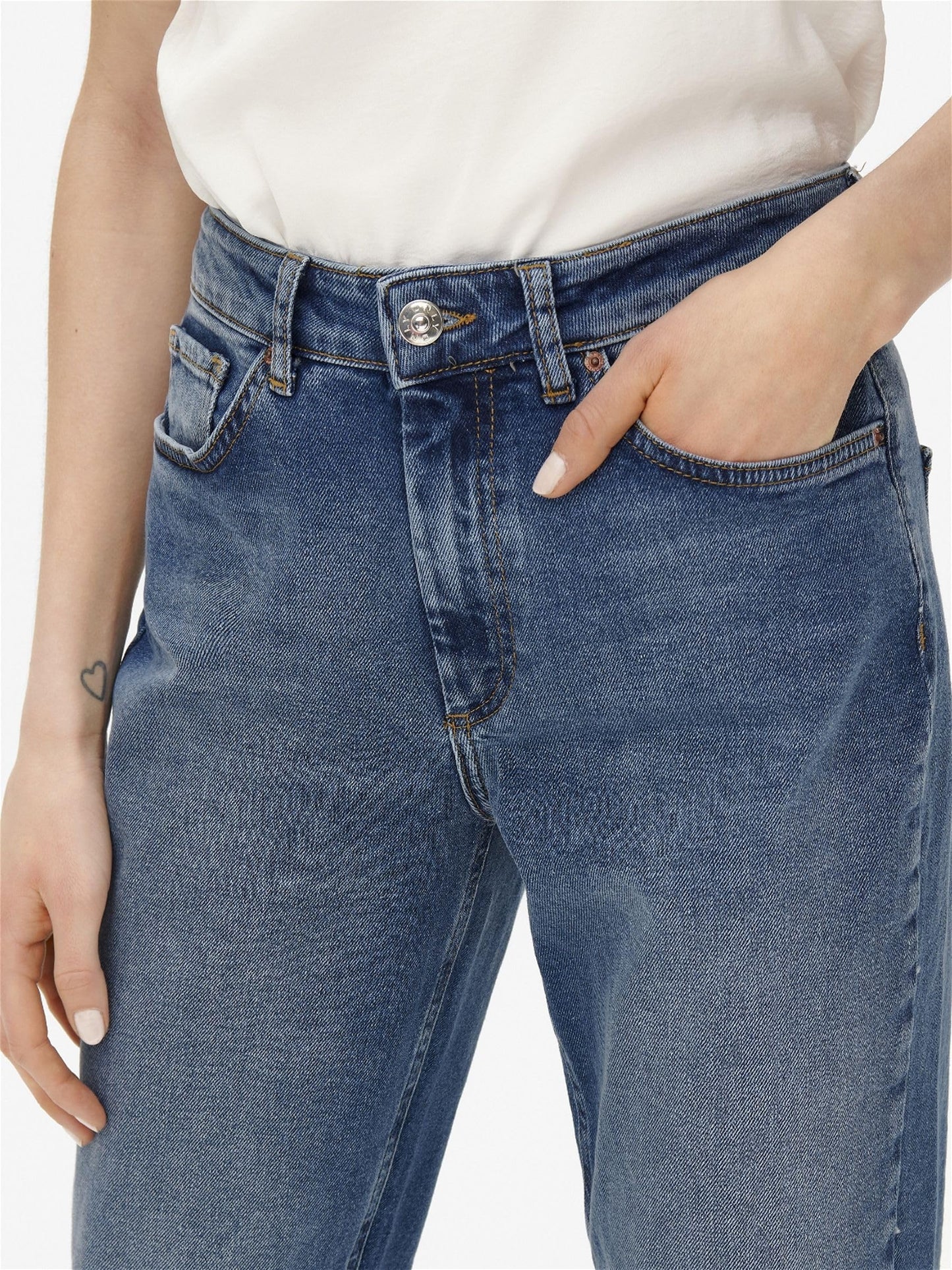 Women’s ONLVENEDA Mom Jeans – High Waist Ankle-Length Denim