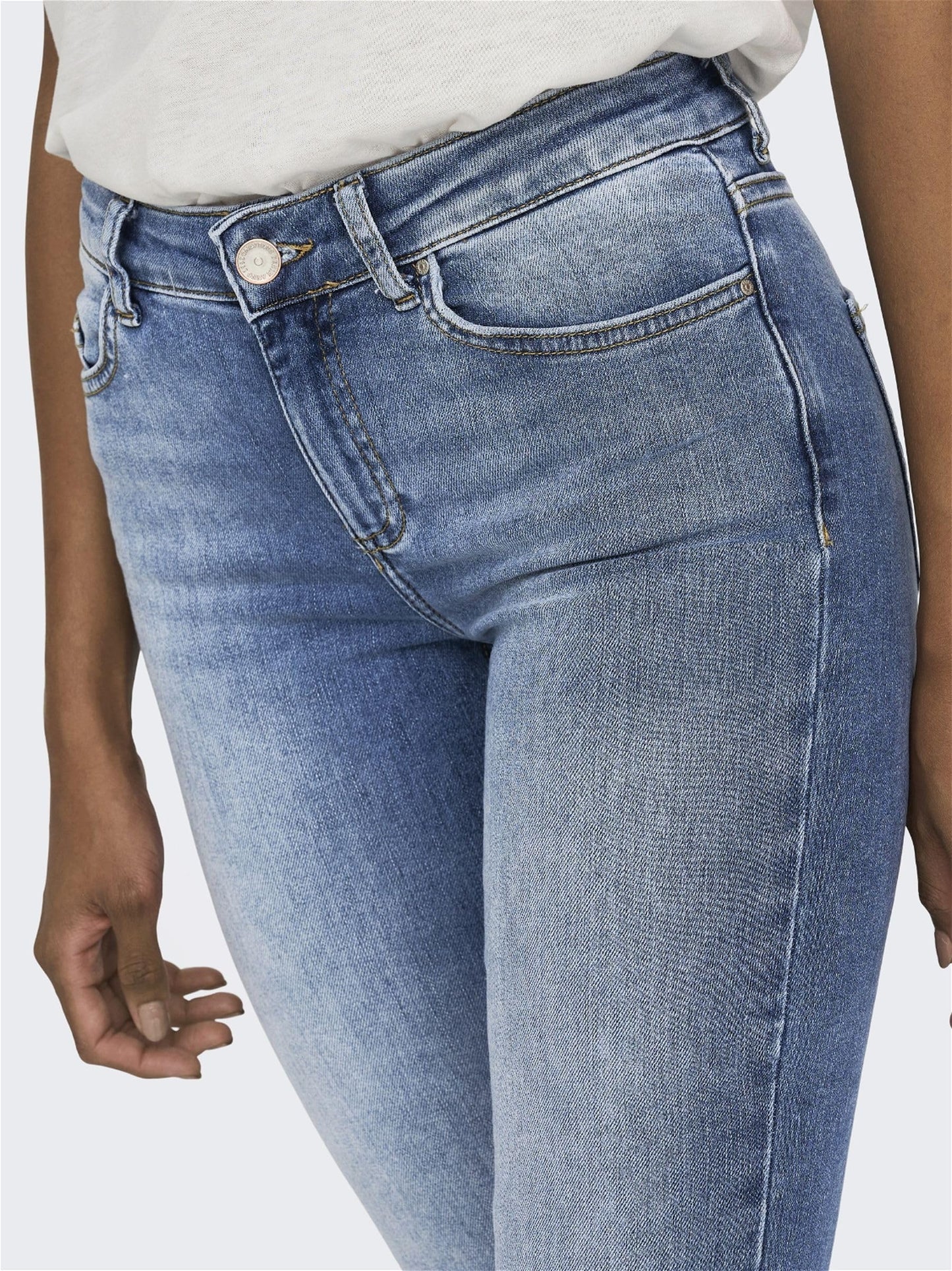 ONLY Women’s ONLBLUSH Flared Fit Jeans – Mid-Rise