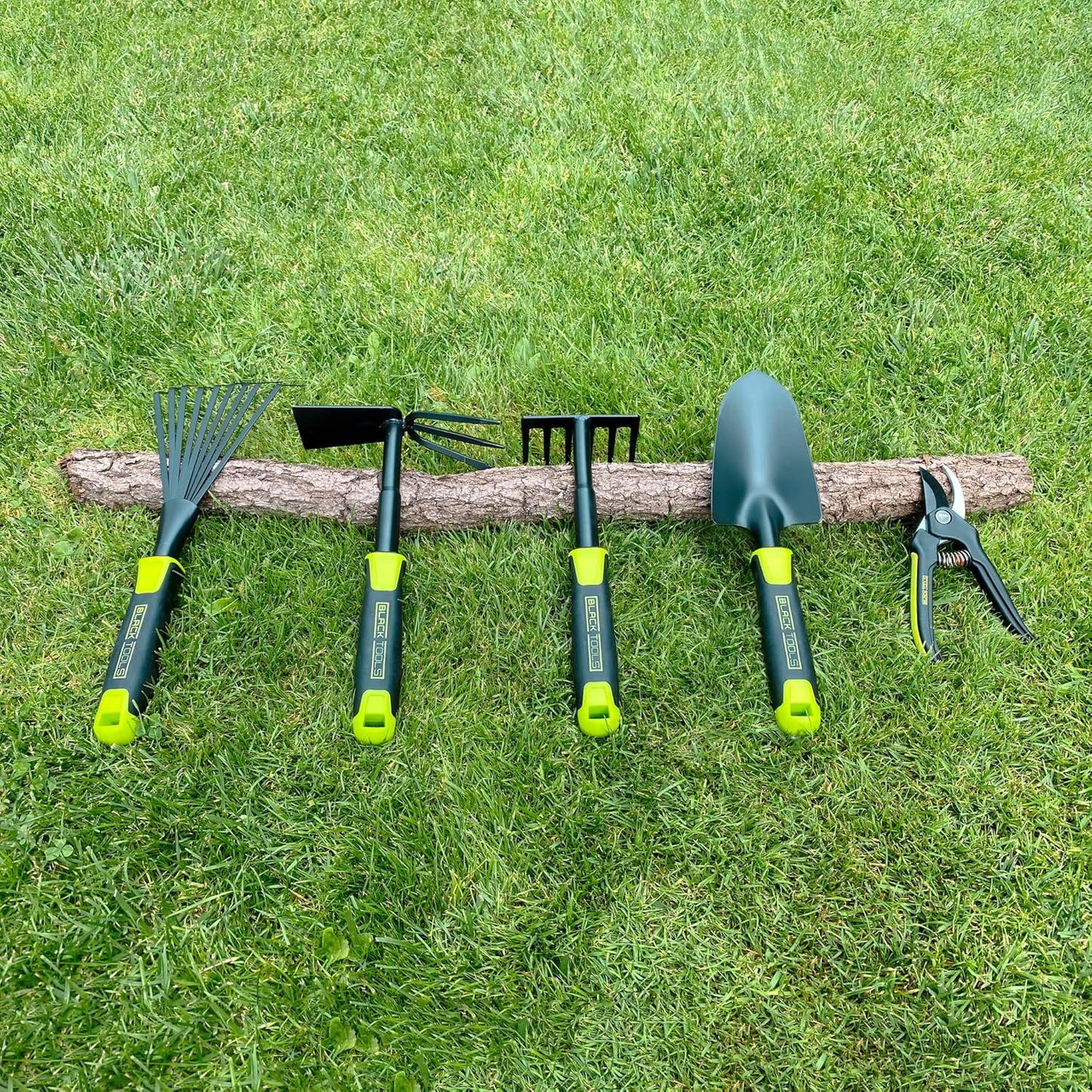 BLACK TOOLS® Garden Kombihacke | Zum Auflockern und Jäten | Rutschfester Griff | Korrosionsgeschützt | Länge 30 cm | Garten, Kübel, Balkonkästen, Beete